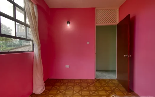 BELFAST – Spacious, Versatile 2 Floor, 6 Bedroom Residence In Upscale Community