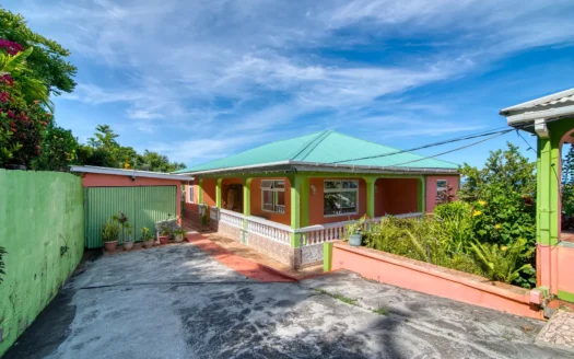 THIBOUD – Adorable 2 Floor 3 Bedroom Hillside Property on 9,263.sq.ft. Offering Panoramic Ocean Views