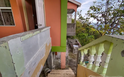 THIBOUD – Adorable 2 Floor 3 Bedroom Hillside Property on 9,263.sq.ft. Offering Panoramic Ocean Views