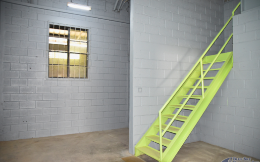 Prime Commercial Warehouse and Office Space for Rent in Fond Cole