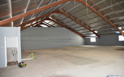 Prime Commercial Warehouse and Office Space for Rent in Fond Cole