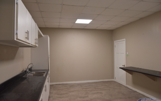 Prime Commercial Warehouse and Office Space for Rent in Fond Cole