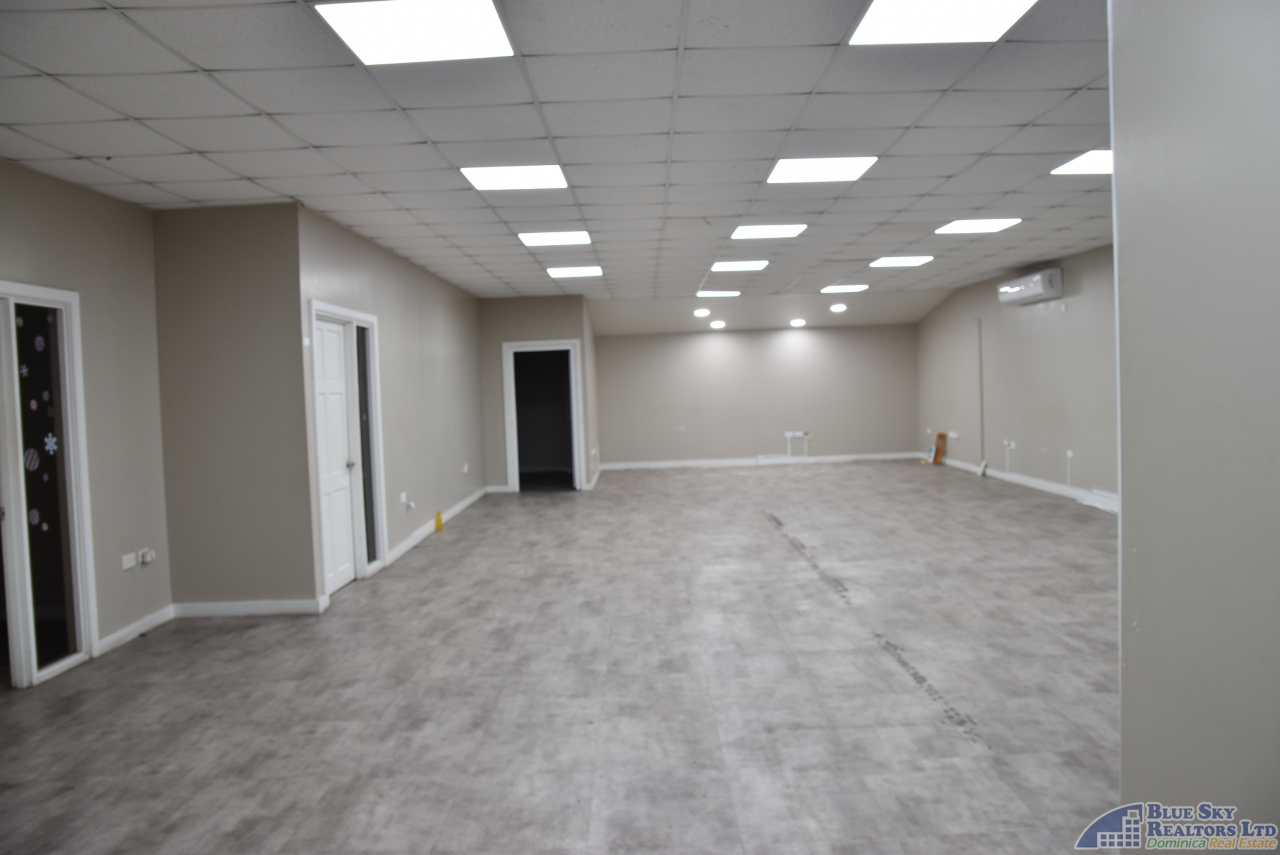 Prime Commercial Warehouse and Office Space for Rent in Fond Cole